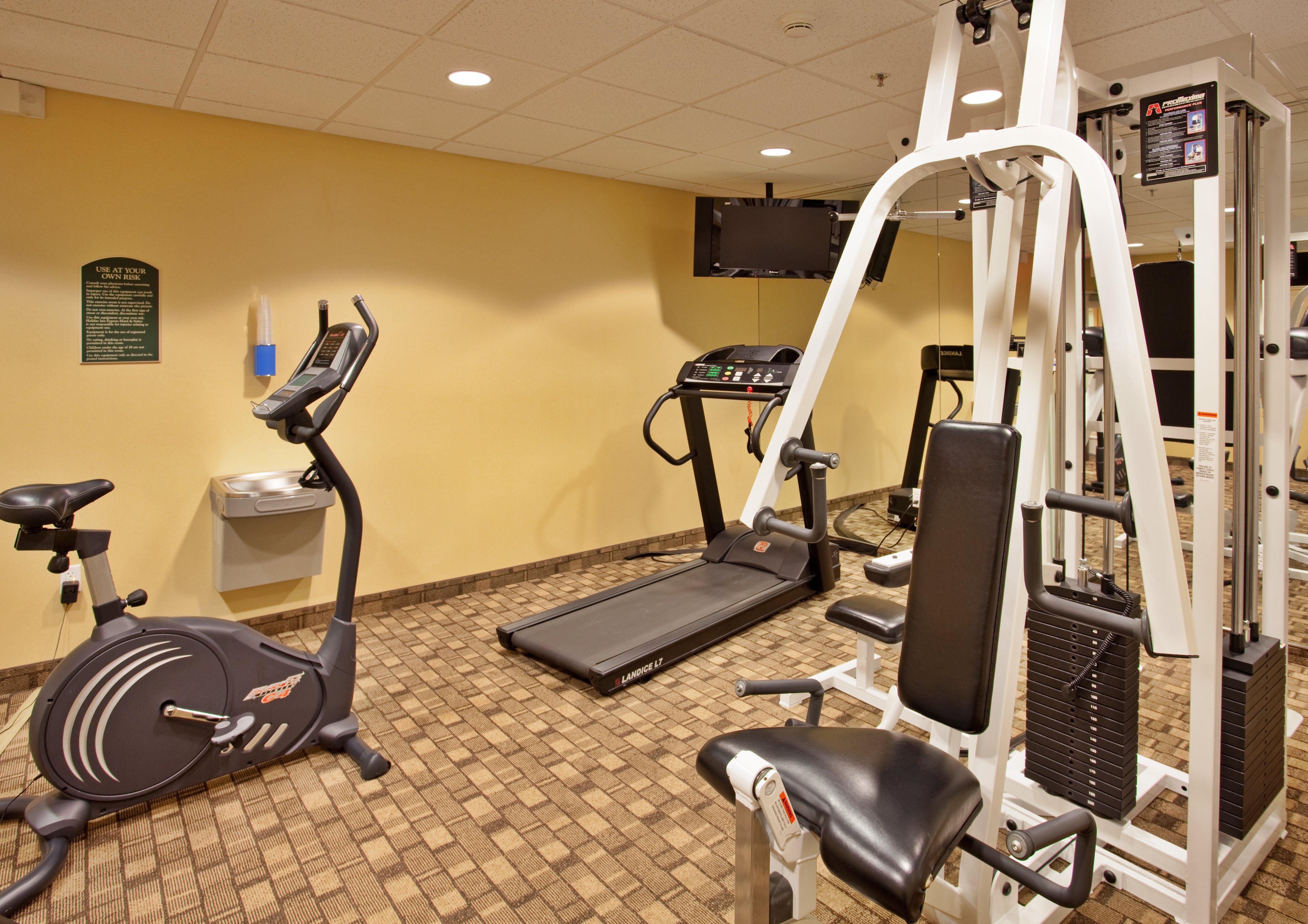 Holiday Inn Express Hotel & Suites Wichita Airport By Ihg エクステリア 写真