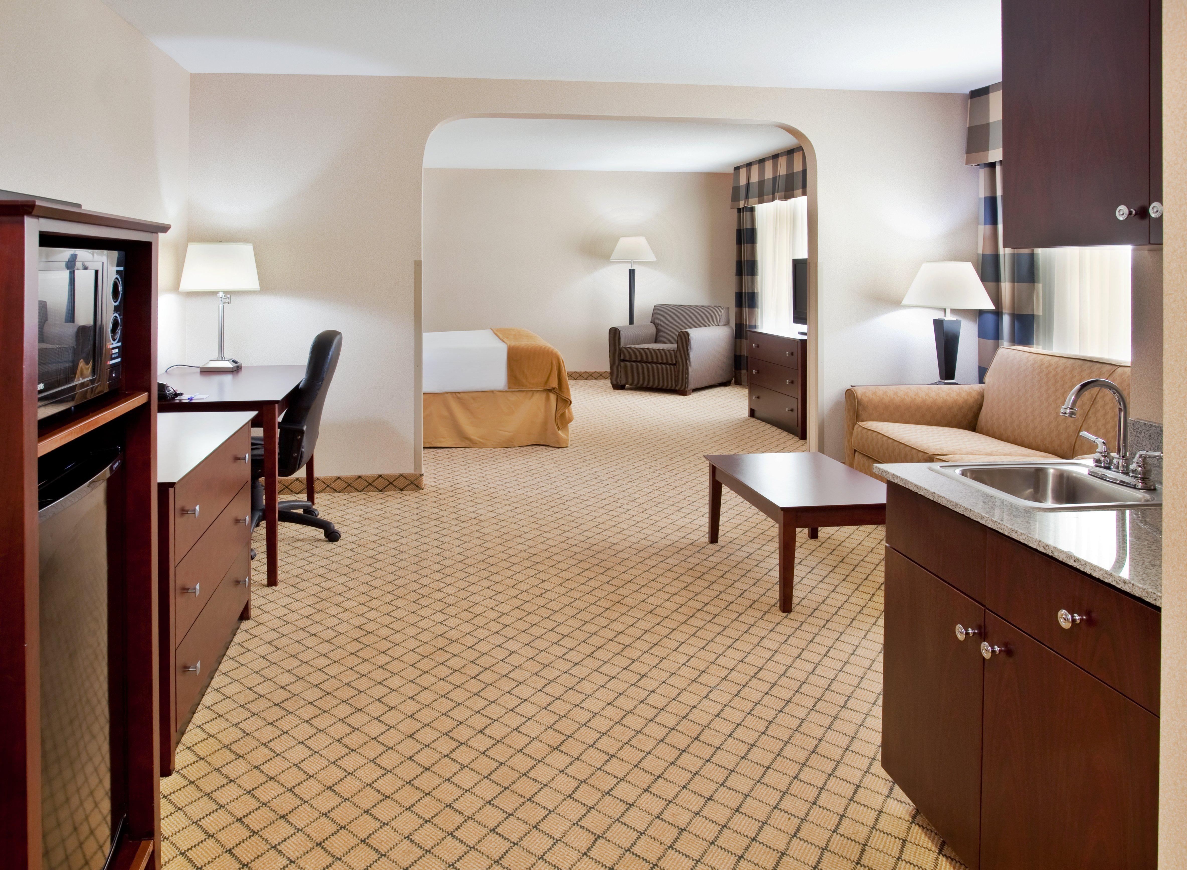 Holiday Inn Express Hotel & Suites Wichita Airport By Ihg エクステリア 写真