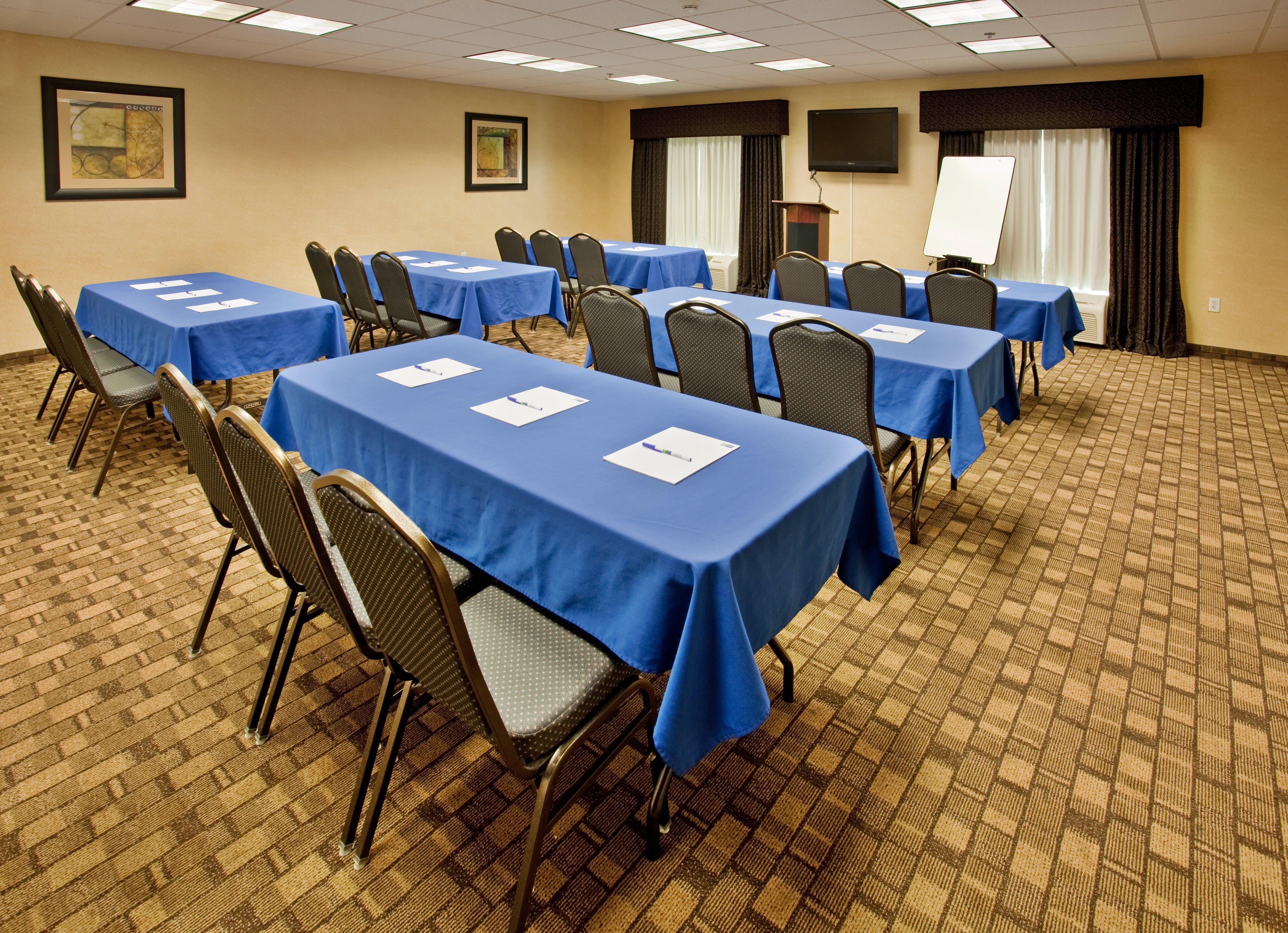 Holiday Inn Express Hotel & Suites Wichita Airport By Ihg エクステリア 写真