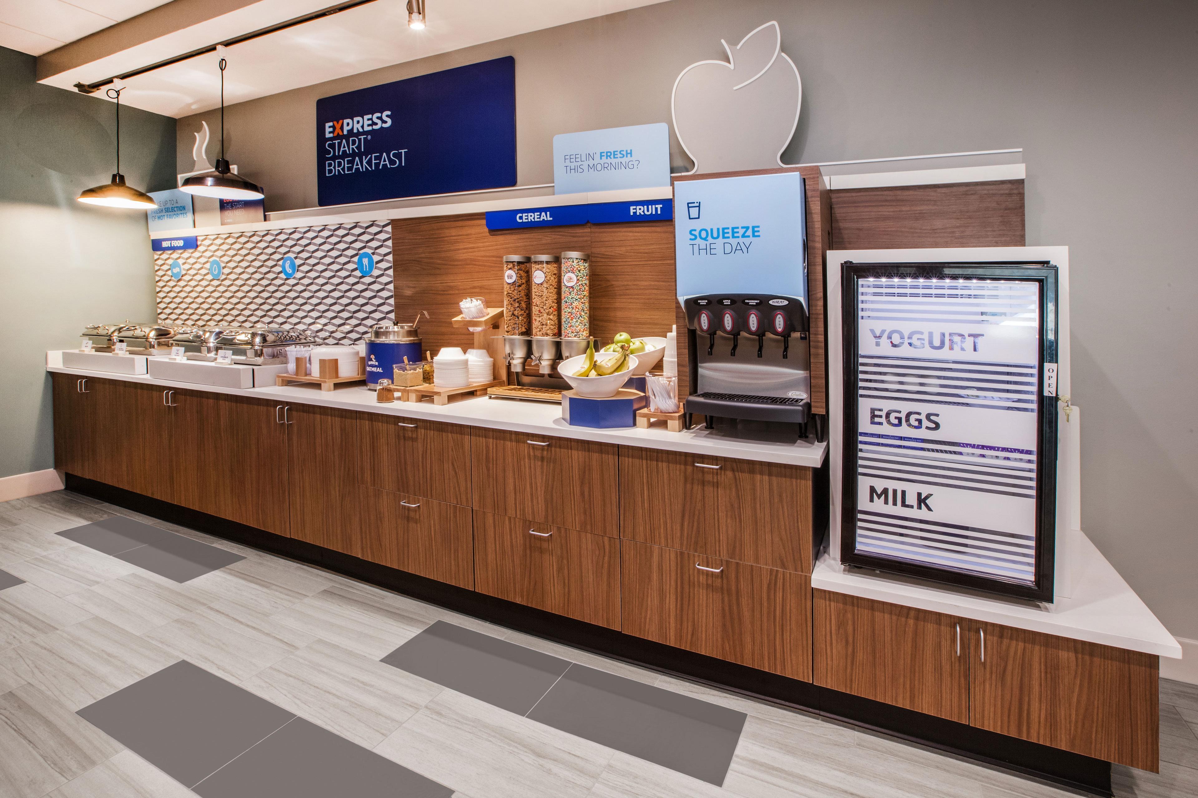 Holiday Inn Express Hotel & Suites Wichita Airport By Ihg エクステリア 写真