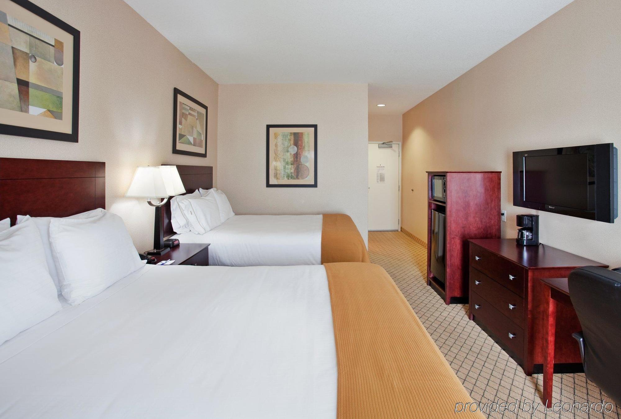 Holiday Inn Express Hotel & Suites Wichita Airport By Ihg エクステリア 写真