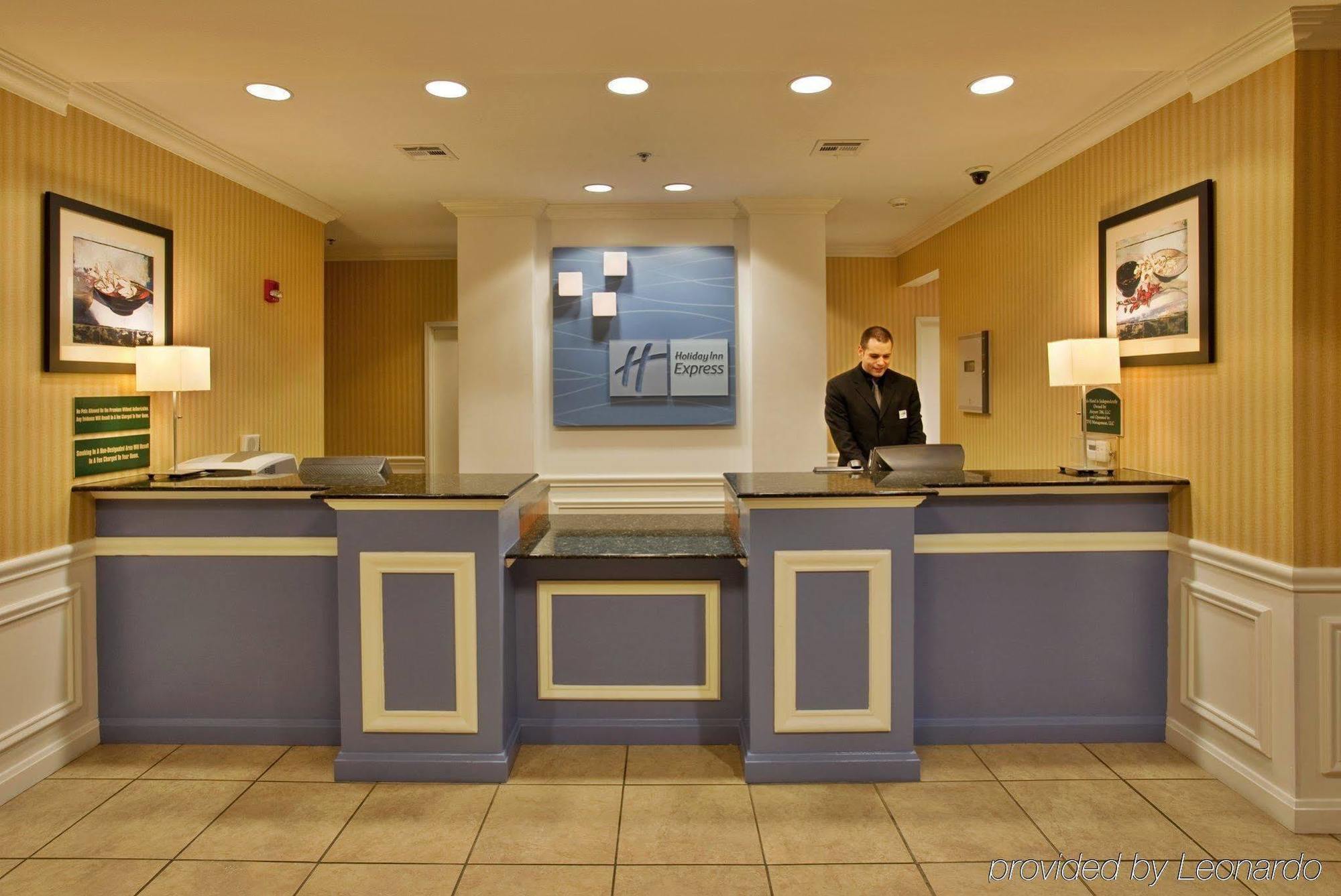 Holiday Inn Express Hotel & Suites Wichita Airport By Ihg エクステリア 写真
